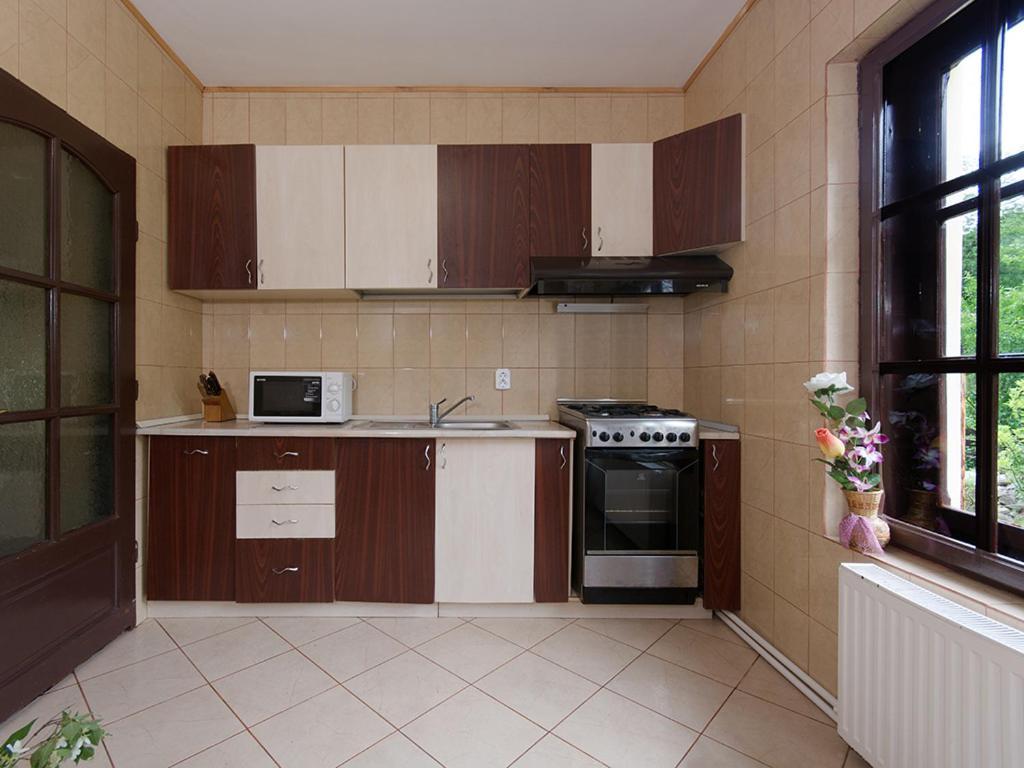 Hotel Pensiunea Bobu à Izvoru Muntelui Extérieur photo