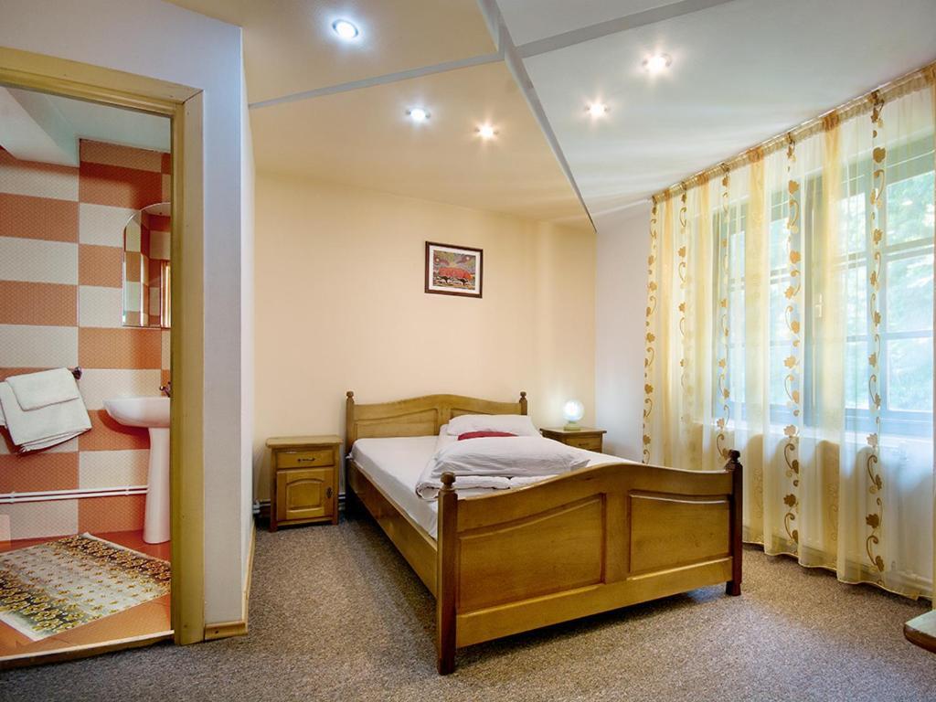Hotel Pensiunea Bobu à Izvoru Muntelui Extérieur photo