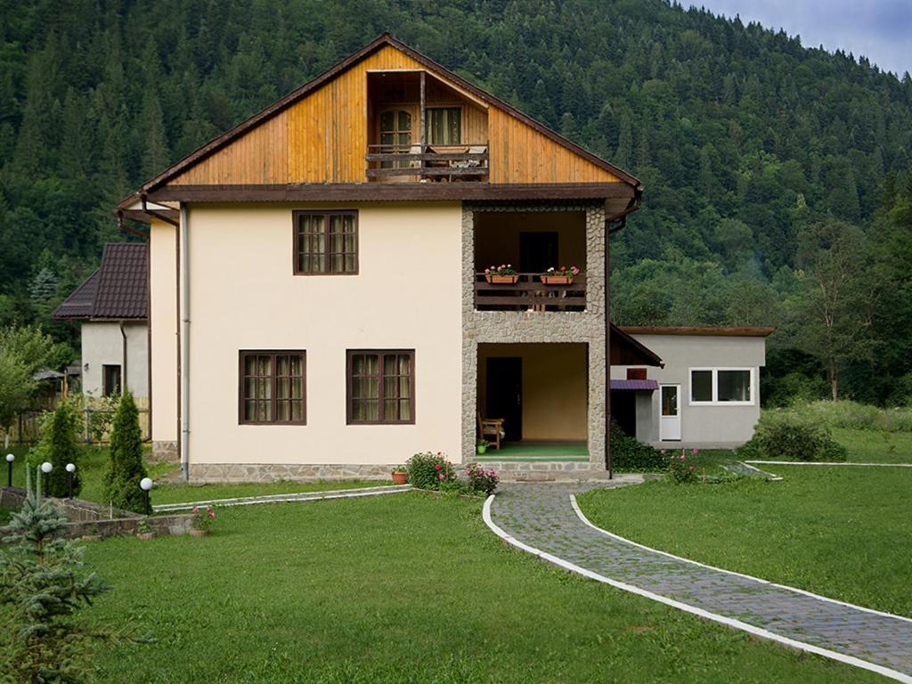 Hotel Pensiunea Bobu à Izvoru Muntelui Extérieur photo